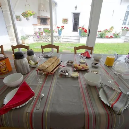 Bed & Breakfast Chez Civit Pedelaborde 3*
