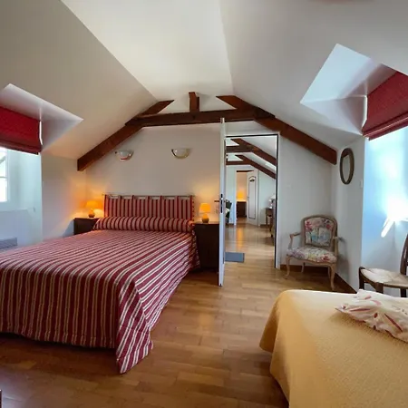 Chez Civit Pedelaborde Bed & Breakfast